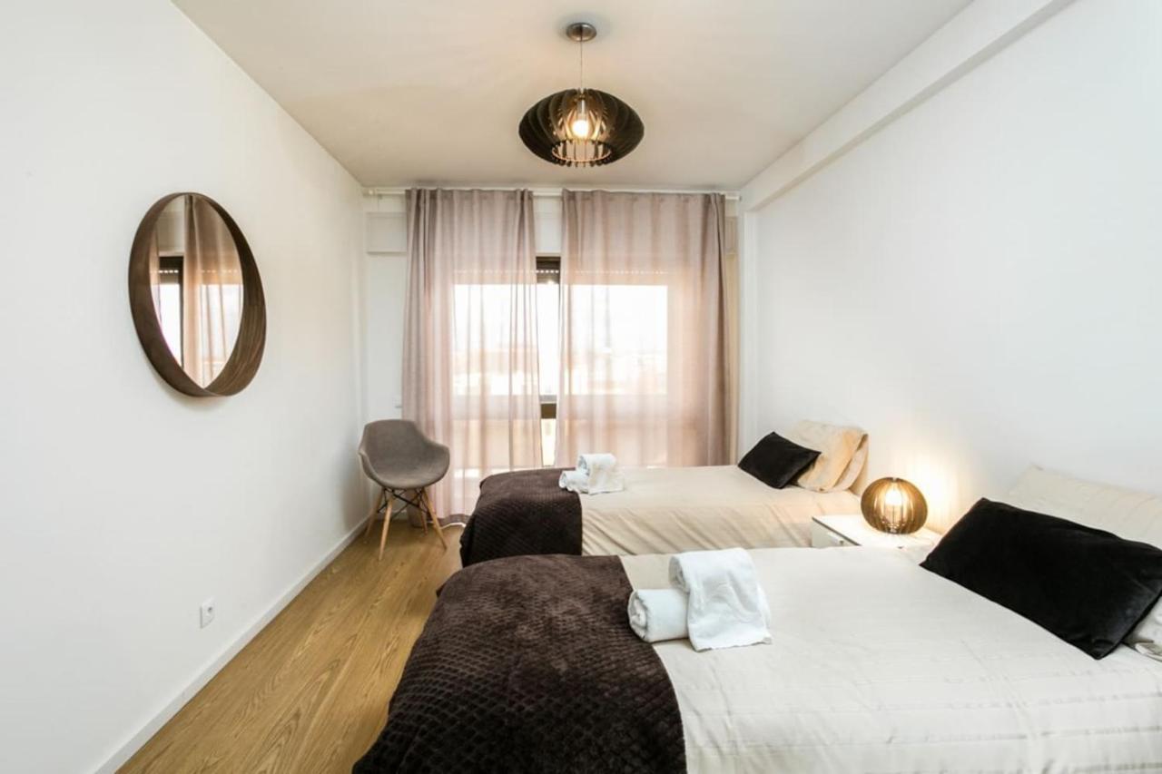 Aposentus - Elegant Functionality Porto Downtown Appartement Buitenkant foto