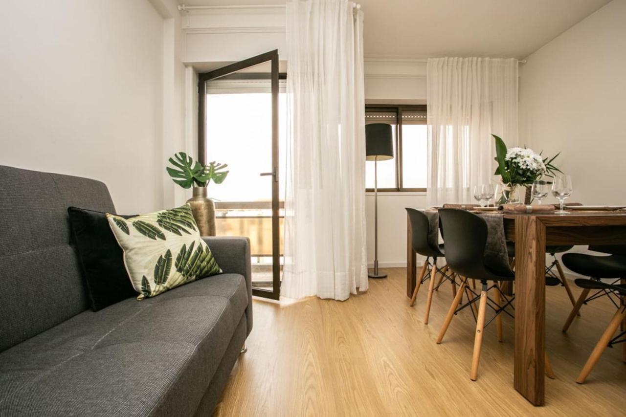 Aposentus - Elegant Functionality Porto Downtown Appartement Buitenkant foto